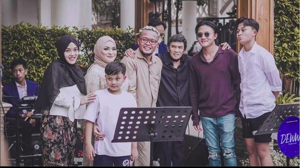 Bahagia Sule Rayakan Ultah ke-45 dan Anniversary Pernikahan, Ada Rhoma Irama