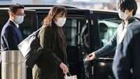Kepindahan Putri Mako dan Kei Komuro ke Amerika Serikat telah menarik perbandingan dengan bangsawan Inggris Pangeran Harry dan Meghan Markle. Hal ini membuat pengantin baru itu mendapat julukan Harry dan Meghan dari Jepang.  