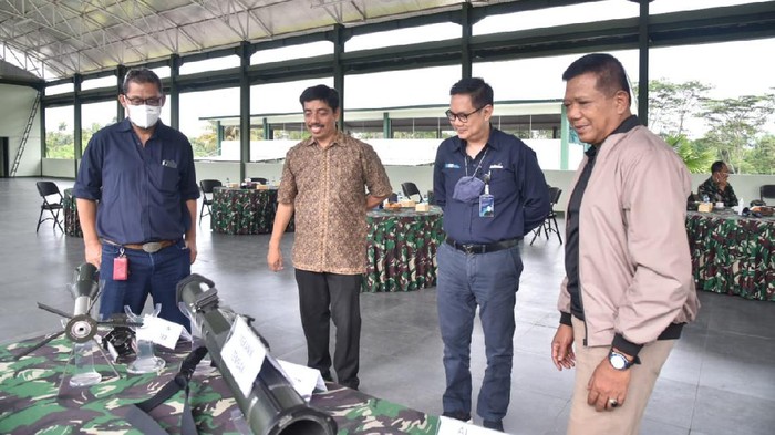 Uji Coba Senjata Lawan Tank (SLT)