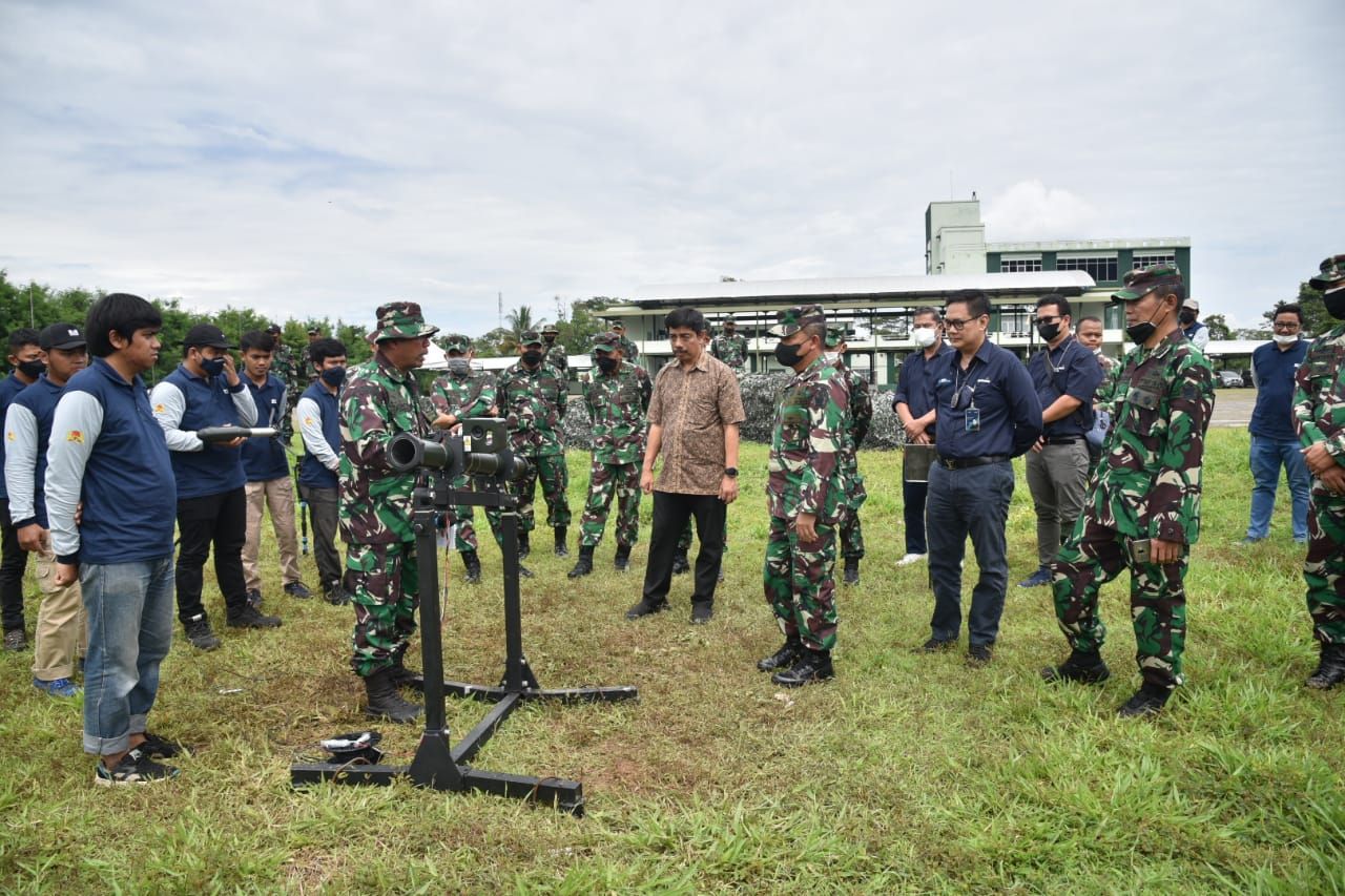 Uji Coba Senjata Lawan Tank (SLT)