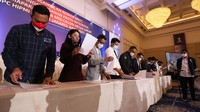 Dalam kesempatan itu dilakukan juga penandatanganan pakta integritas dan pemaparan visi dan misi.