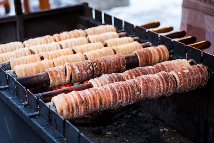 7 Street Food Manis Paling Ikonik di Dunia, Ada Martabak Indonesia!