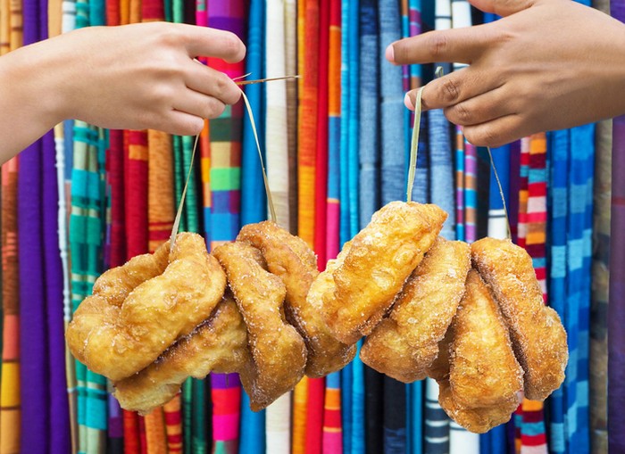 7 Street Food Manis Paling Ikonik di Dunia, Ada Martabak Indonesia!