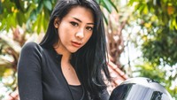 Angela Lorenza mengawali karier dari SPG di usia 19 tahun, lalu berlanjut modelling dan akting. (Foto: dok instagram)
