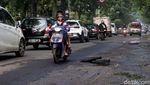 Bikin Was-was, Jalan Gatot Subroto di Bandung Rusak hingga Berlubang