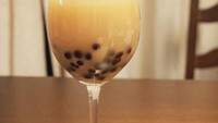 Campurkan juga dengan aneka minuman bubble tea yang menyegarkan. Foto: grapee