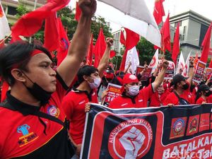 Buruh Demo Berjilid-jilid Tuntut UMP Naik 5%, Pengusaha: Harus Tahu Diri!