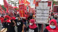 Ia menjelaskan UMK 2022 harus dilakukan berdasarkan rumusan UMK berjalan ditambah kebutuhan di masa pandemi COVID-19.