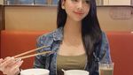 Cantiknya Angela Lorenza, Model dan Selebgram yang Jago Ngulek Sambal