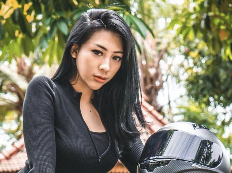 Cantiknya Angela Lorenza, Model dan Selebgram yang Jago Ngulek Sambal