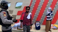 Tim kedua terdiri dari Brimob, TNI, Sabhara, Tim Puma yang bertugas menanggulangi tindak kriminal dengan cepat. Tim ketiga terdiri dari Sabhara, TNI dan Dinas Kesehatan untuk menjamin prokes dilakukan.