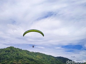 Atlet Paralayang Semarang Tewas Terjatuh ke Rumah Warga Saat Latihan
