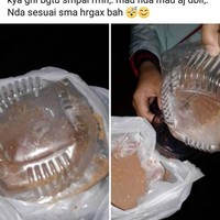 Es kepal versi cair akibat kelamaan di jalan. Niat mau makan es kepal eh malah jadi seperti minum susu coklat. Foto: Facebook