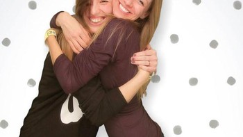 Coba tebak kepala dan tubuh mana yang sesuai? Foto: reddit.com/confusing_perspective