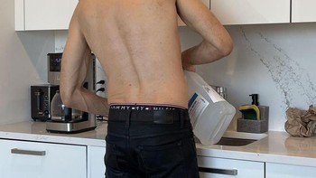 Manusia tanpa kepala. Foto: reddit.com/confusing_perspective