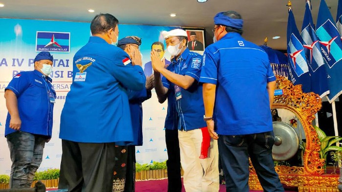 Gaung AHY for Presiden Mencuat di Bali Meski pemilu 2024 masih lama, hiruk pikuk diantara partai pun sudah mulai terdengar. Seperti yang terdengar di dalam ruangan penyelenggaraan Musyawarah Daerah (Musda) Ke- IV Partai Demokrat Provinsi Bali.