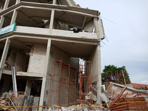 Warga Sempat Dengar Teriakan Minta Tolong Saat Gedung SMAN 96 Jakarta Roboh