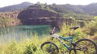 Danau Quarry Rumpin berada di Desa Kampung Sawah. Danau ini merupakan danau yang terbentuk dari hasil galian tambang PT. Jayamix sehingga banyak yang menyebut sebagai Danau Jayamix.