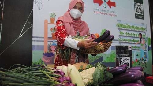 Ewindo bersama IPB University dan Perhimpunan Ilmu Pemuliaan Indonesia memberikan penghargaan pada pemulia tanaman termasuk konservator plasma nutfah guna mendorong minat dan kualitas pemulia tanaman.