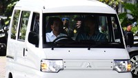 Pemilihan mobil listrik untuk dites oleh Presiden Jokowi di GIIAS kali ini sejalan dengan rencana pemerintah untuk mendorong penggunaan kendaraan yang lebih ramah lingkungan.