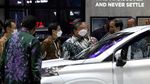 Jokowi Kunjungi Booth Toyota di GIIAS 2021