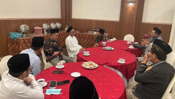 Kiai muda NU Jatim sowan ke PWNU Jateng bahas Muktamar NU, Selasa (16/11/2021) malam.