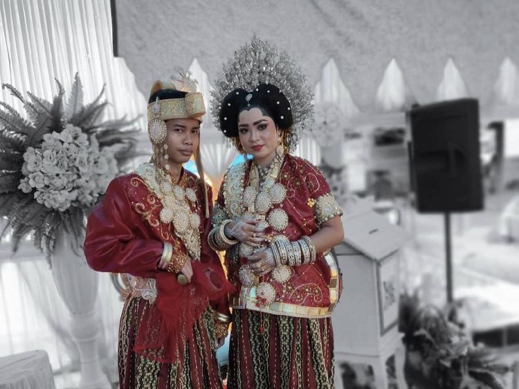 Ini 8 Foto Pernikahan Viral Wanita Sulawesi Dinikahi Pamannya