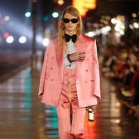 Gucci memamerkan busana terbarunya yang bertajuk Gucci Love Parade untuk koleksi Spring/Summer 2022. Foto: dok. Gucci.