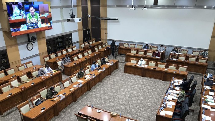 Komisi Kejagung, PSHK, Guru Besar FH UI dan MAKI RDPU tentang RUU Kejaksaan di Komisi III DPR, Jakarta, Rabu (17/11/2021).