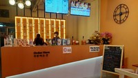 Francise Kopi Chuseyo Bogor muncul di tengah derasnya para penggemar K-Pop di Indonesia. Kedai tersebut mengangkat tema Korea Selatan yang akan membuat traveler yang menyukai K-pop menjadi betah berlama-lama di tempat ini.