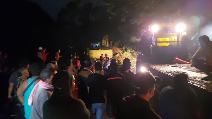 Longsir terjadi di Jalan Medan- Berastagi, tepatnya di KM 50+600 Desa Bandar Baru, Deli Serdang.