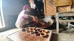 Begini Proses Bikin Gula Aren Khas Kampung Kuta Ciamis yang Manis Alami