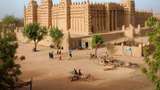 Bukan Istana Terakota, Ini Masjid Tanah Liat di Afrika
