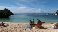 Suasana saat nelayan melaut di perairan Pantai Ngandong, Kabupaten Gunungkidul.