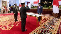 Dudung Abdurachman dilantik berdasarkan surat Keputusan Presiden Republik Indonesia Nomor 107/TNI/Tahun 2021 tentang Pemberhentian dan Pengangkatan Kepala Staf Angkatan Darat. 