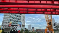 Untuk tanggap darurat, para teknisi siaga 24 jam hingga girder itu berhasil diterpasang dengan sempurna.