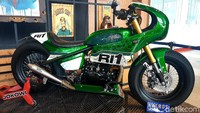 Dilihat dari dekat motor ini tampil dengan hal fairing khas cafe racer yang membulat. Foto: Ridwan Arifin