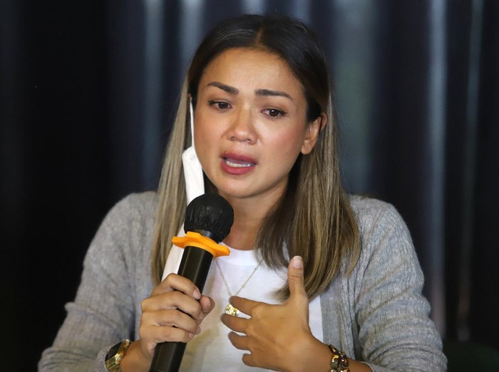 Nirina Zubir jumpa pers soal mafia tanah.