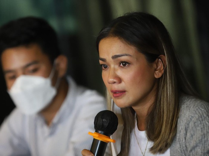 Nirina Zubir jumpa pers soal mafia tanah.