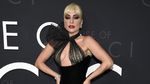Lady Gaga Sexy In Black di Premiere House of Gucci
