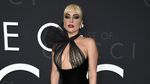 Lady Gaga Sexy In Black di Premiere House of Gucci