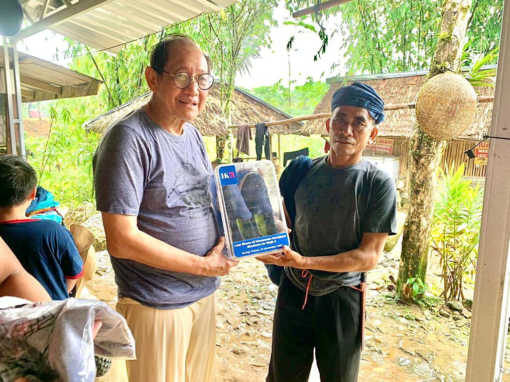 Pakar Marketing Hermawan Kartajaya merayakan ultah ke-74 bersama Suku Baduy Dalam