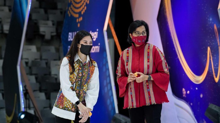 Wakil Menteri Pariwisata dan Ekonomi Kreatif Angela Tanoesoedibjo menghadiri peluncuran Badan Layanan Umum (BLU) Expo 2021 di Istora Senayan Jakarta, Selasa (16/11/2021). Mengusung tema “BLU Berstrategi Pulihkan Ekonomi” kegiatan tersebut diselenggarakan pada 16-18 November 2021.