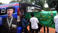 Max Sopacua meninggal dunia setelah menjalani perawatan selama 17 hari di RSPAD Gatot Subroto, Jakarta karena sakit paru-paru.