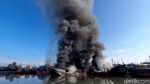 Deretan Kapal Nelayan di Pelabuhan Tegal Terbakar, Kerugian Ditaksir Rp 45 M