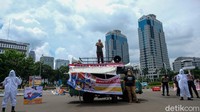 Massa KOMPAK menggelar aksi menolak rokok di Jakarta Pusat, Rabu (17/11/2021). Massa mendesak Presiden Jokowi mengesahkan revisi PP mengenai Pengamanan Bahan yang Mengandung Zat Adiktif Berupa Produk Tembakau Bagi Kesehatan.