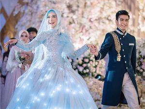 Adu Gaya Ria Ricis dan Rachel Vennya Pakai Gaun Menyala Saat Menikah
