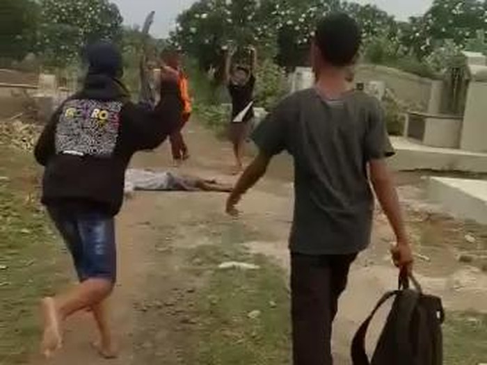 Sekelompok remaja pasuruan Rekam Adegan Carok