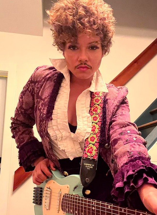 Aksi tersebut lantas menimbulkan kegeraman publik di media sosial. Menjijikkan! Aku rasa keduanya mengalami gangguan jiwa, tulis seorang netizen. (Foto: Instagram/@sophiaurista)