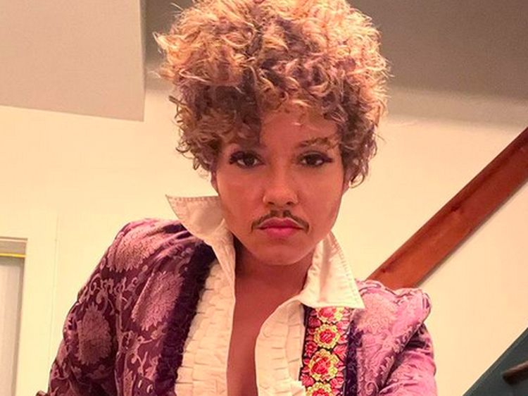 7 Potret Sophia Urista, Rocker Kontroversial yang Kencingi Penonton Konser